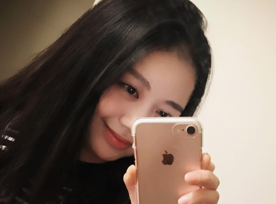 Hot girl mua duoc nha nho 20 ban trai tang 20 chiec iPhone 7 hinh anh