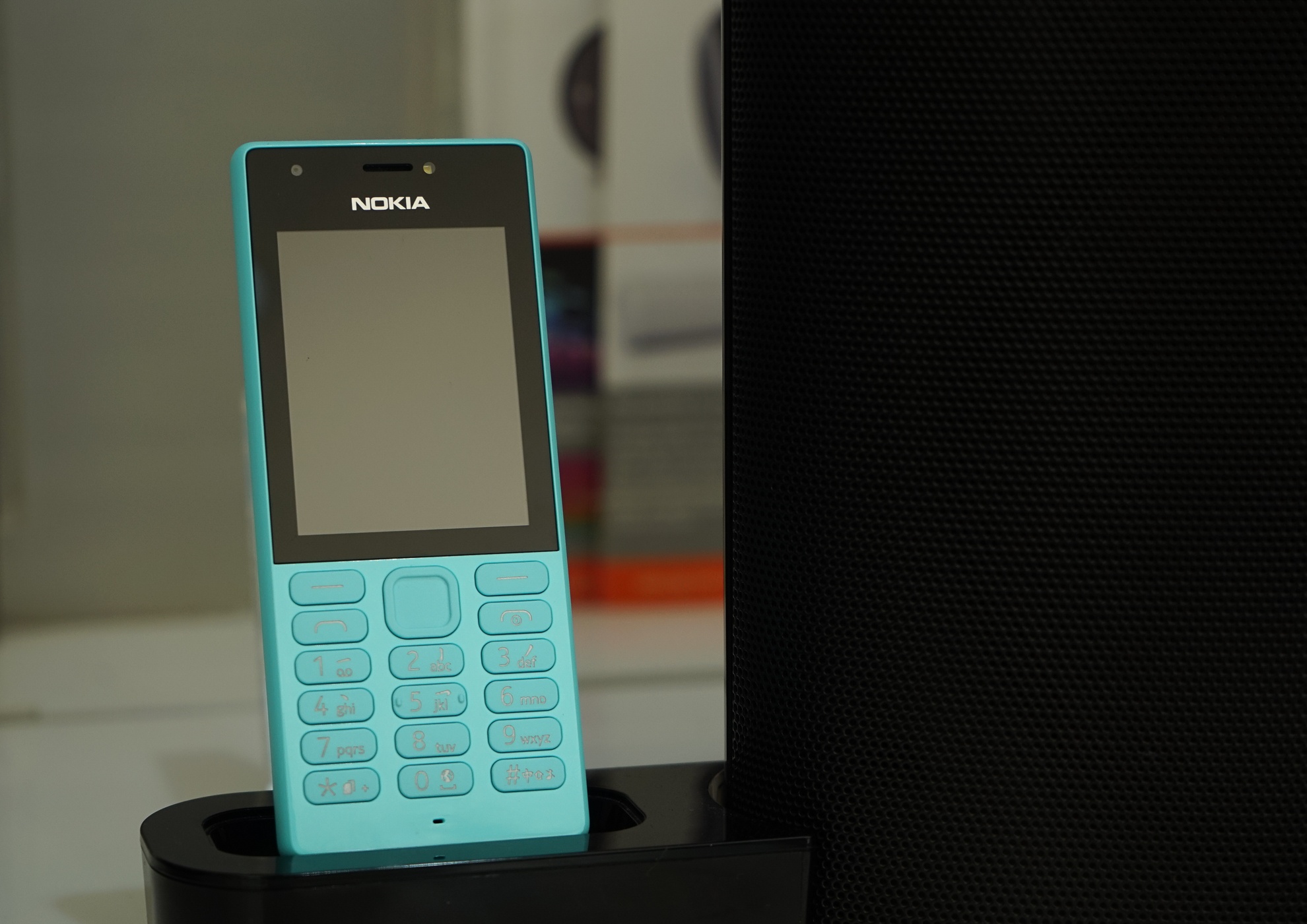 Mở hộp Nokia 216 ảnh 10 Mo hop Nokia 216 anh 10