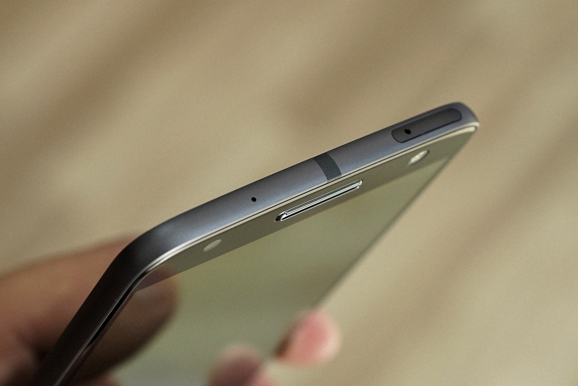 dap hop motorola Moto Z anh 5