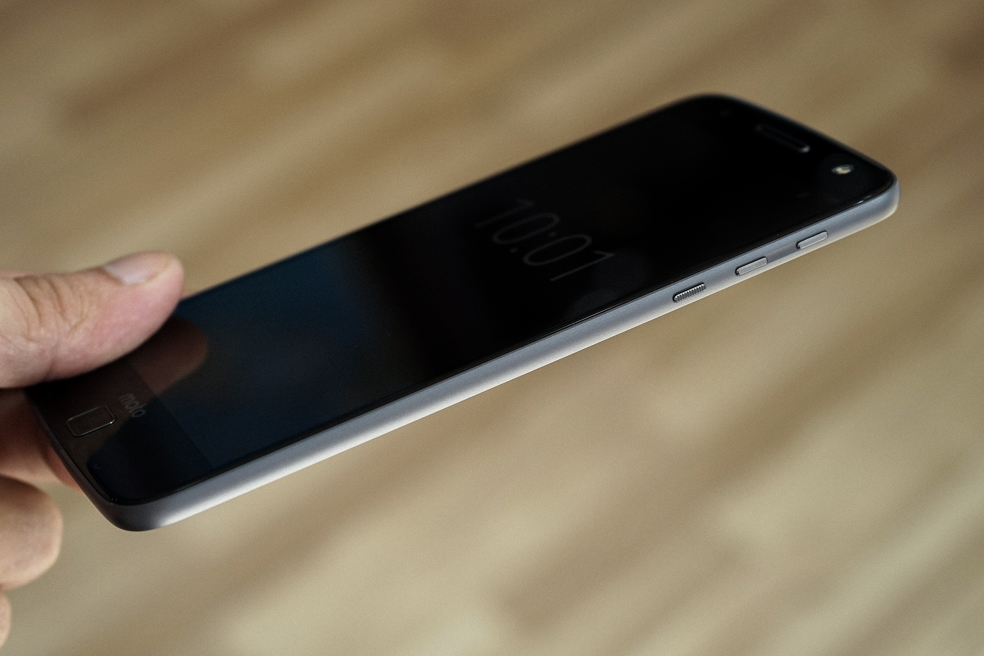 dap hop motorola Moto Z anh 6