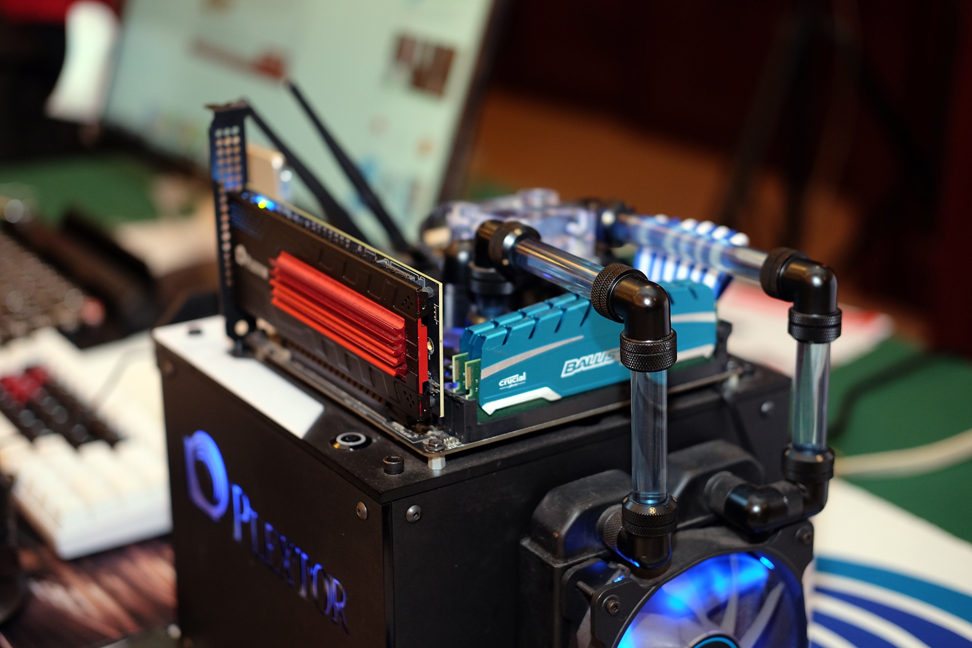 do choi may tinh,  smartphone IT Day anh 3