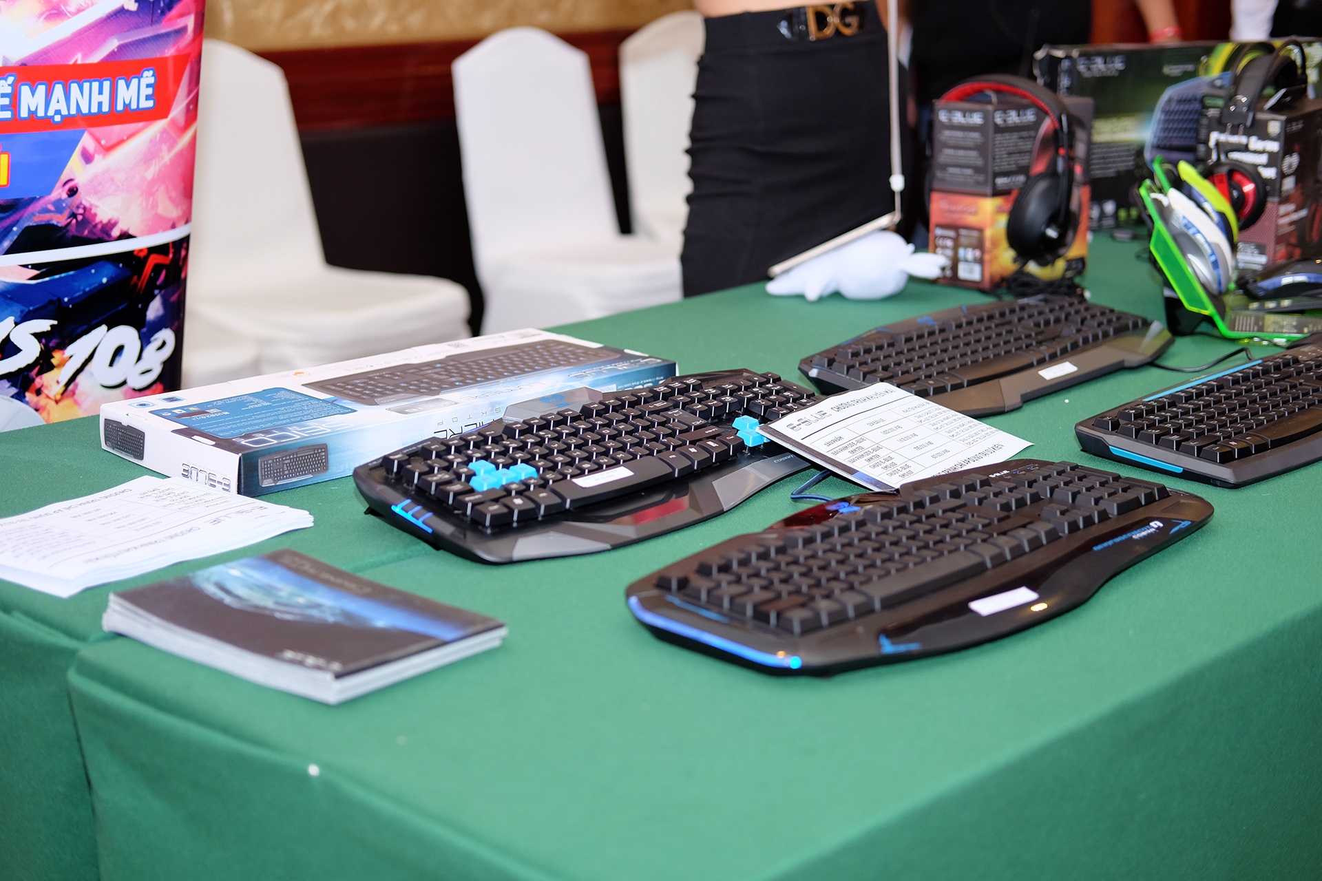 do choi may tinh,  smartphone IT Day anh 8