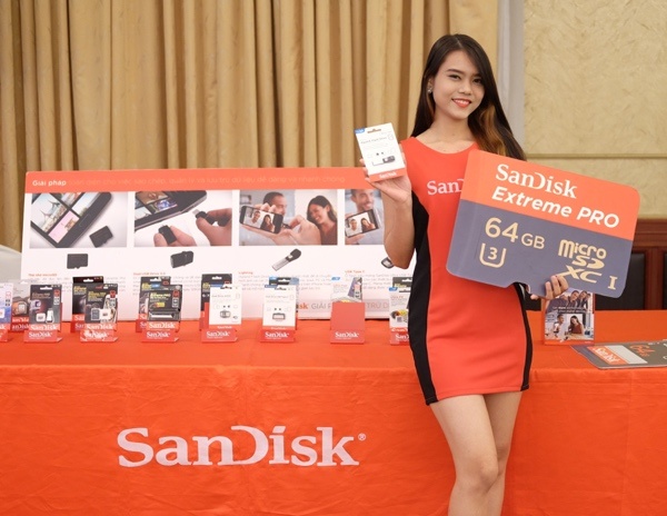 Loat do choi may tinh, smartphone vua ra mat tai IT Day 2016 hinh anh