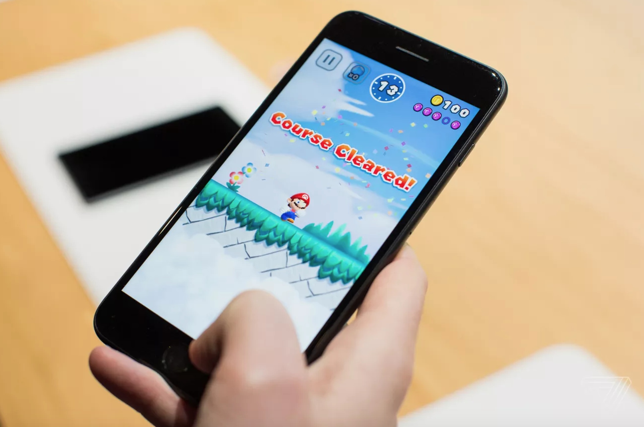 Super Mario Run sap co tren iOS, can Internet manh de choi hinh anh
