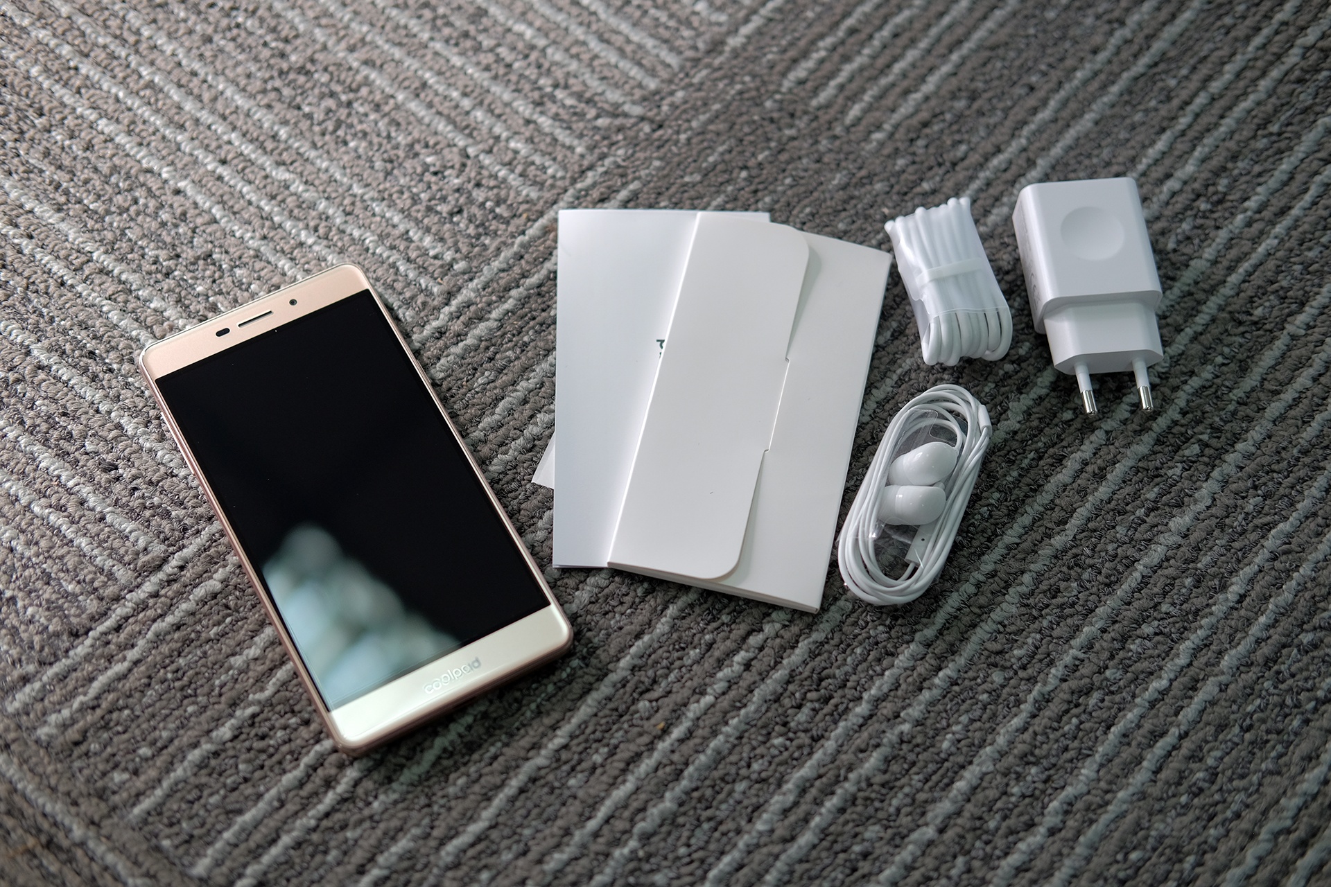 smartphone co khong gian bao mat anh 2