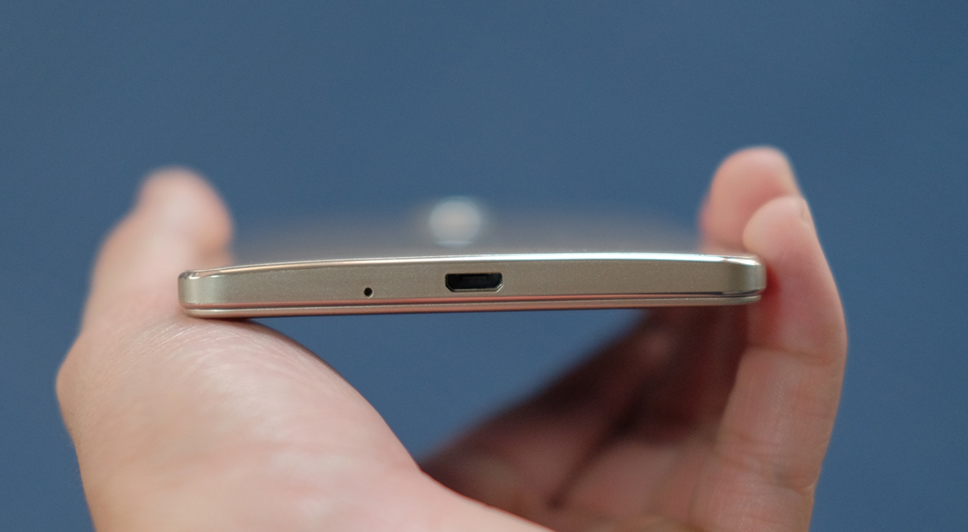 smartphone co khong gian bao mat anh 6