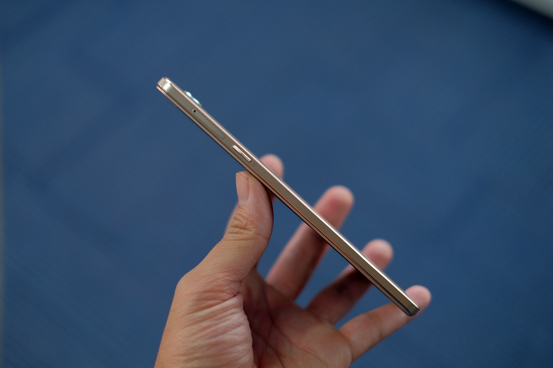 smartphone co khong gian bao mat anh 7