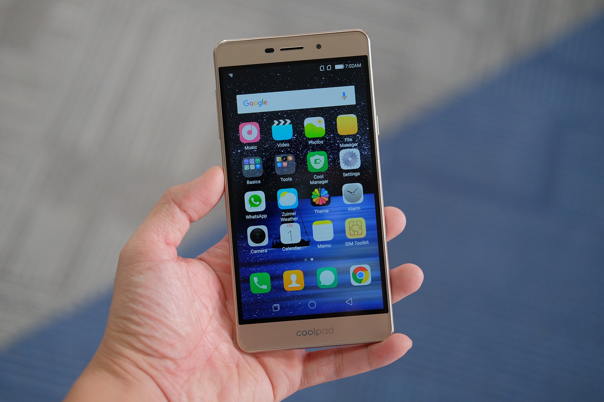 Mo hop smartphone co khong gian bao mat rieng vua ban o VN hinh anh