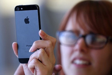 Mua iPhone 5S luu san so Adele va nhieu nguoi noi tieng hinh anh