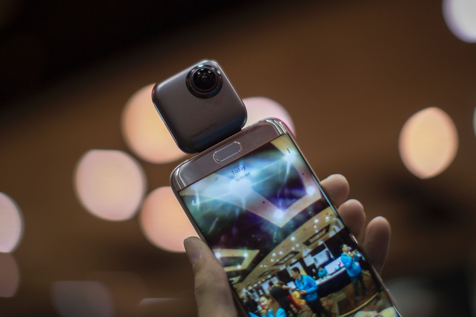 ra mat o CES 2017 anh 11