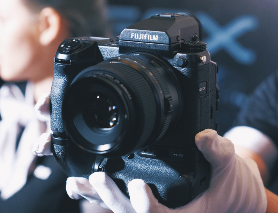 Fujifilm ra mat sieu may anh GFX 50S gia 150 trieu tai VN hinh anh