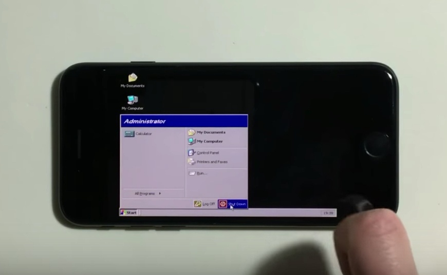 iPhone 7 chay Windows XP anh 1