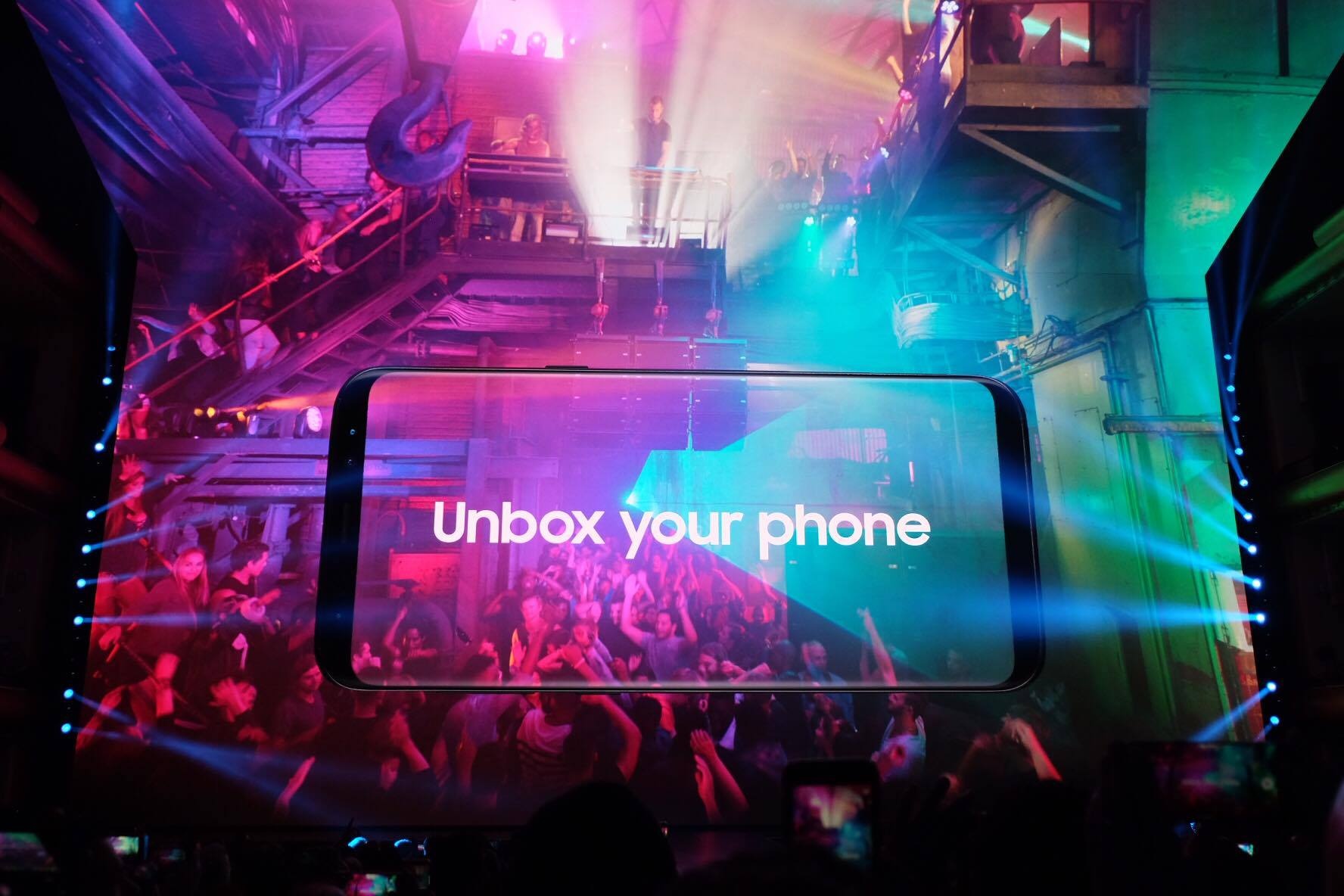 Video truc tiep le ra mat Samsung Galaxy S8 va S8+ hinh anh