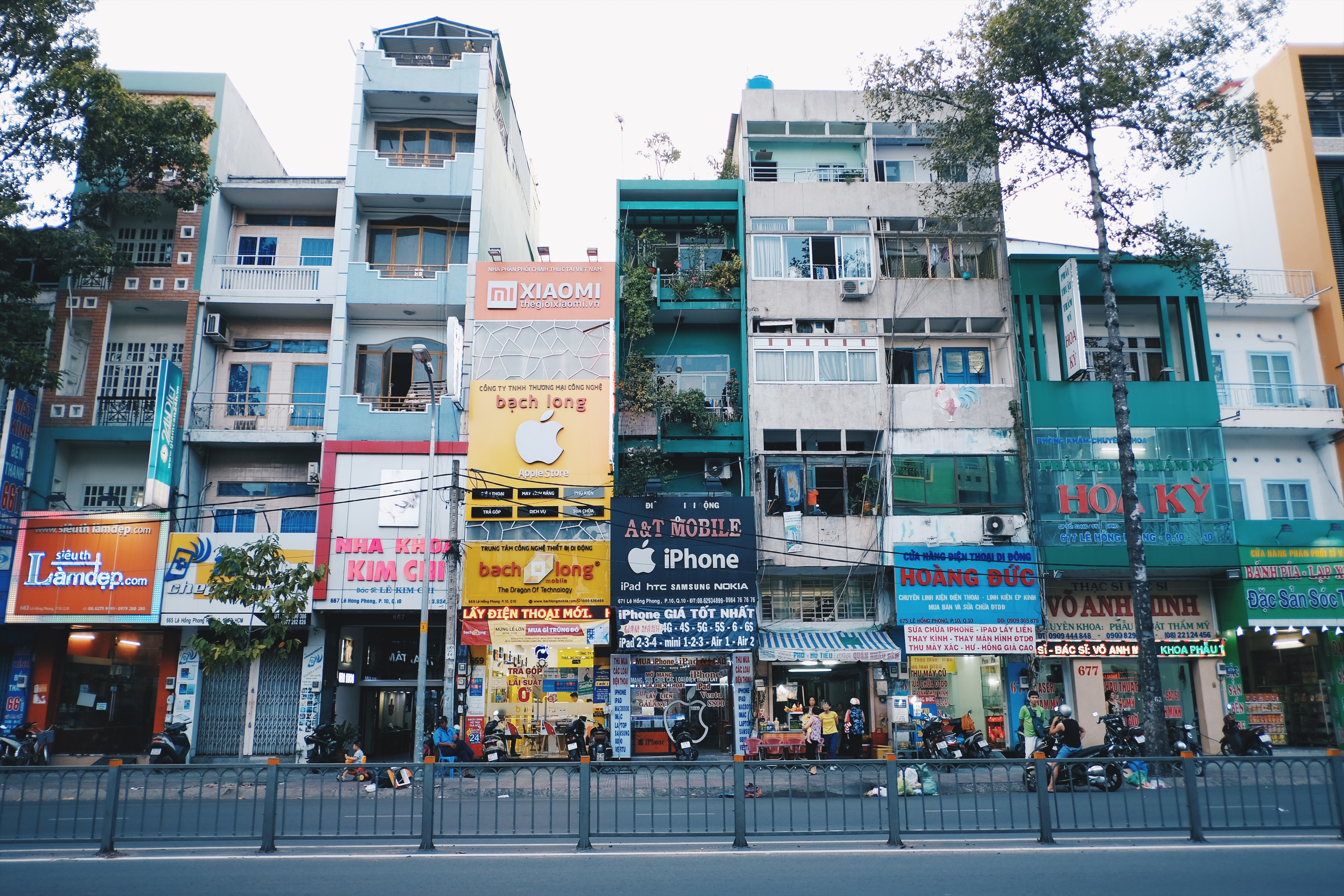 Cua hang kinh doanh iPhone anh 10