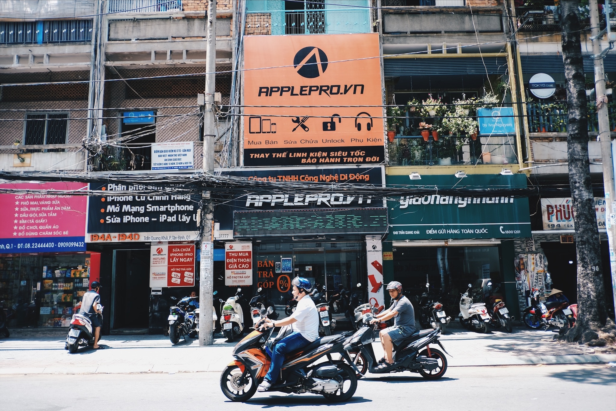 Cua hang kinh doanh iPhone anh 3