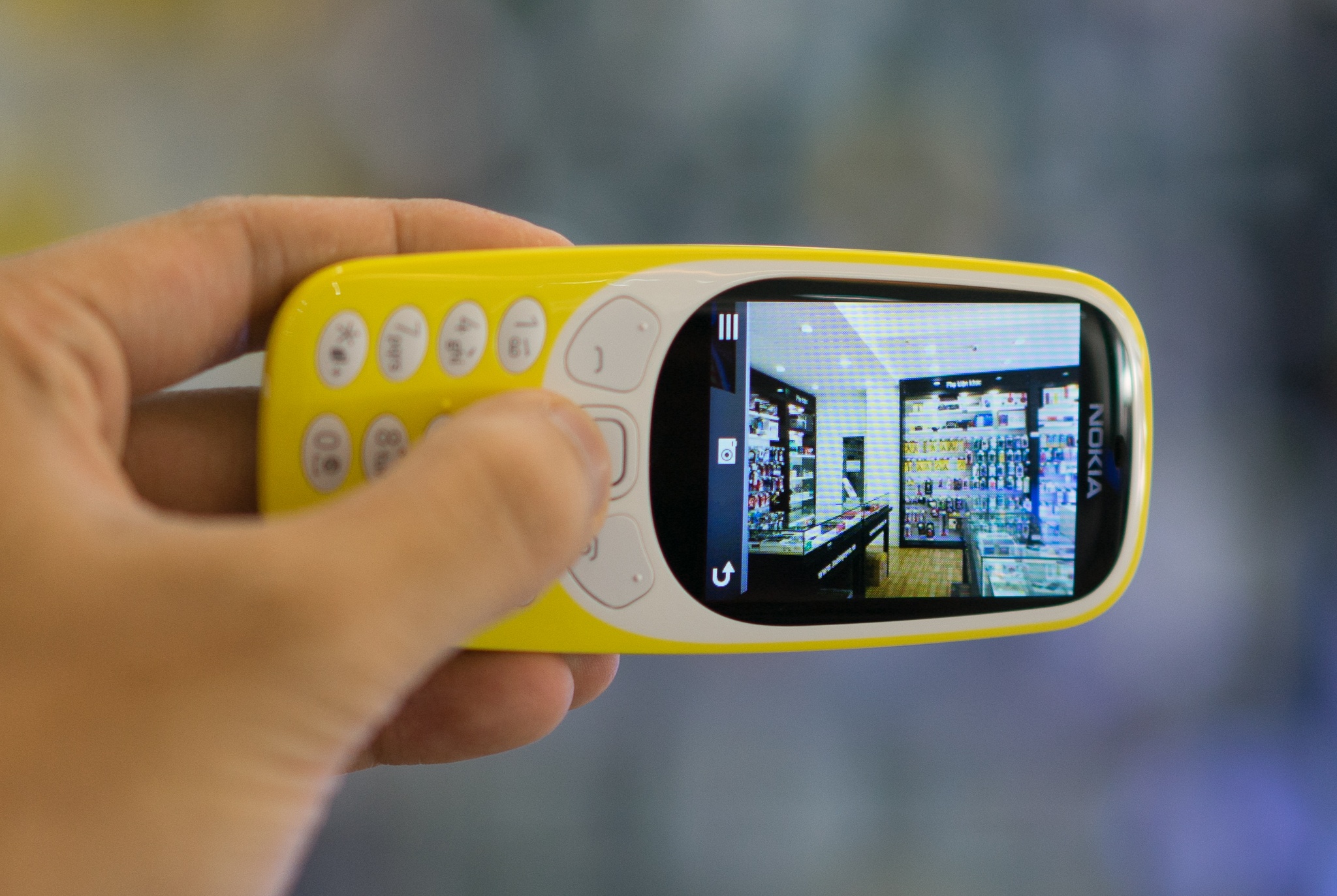 Mo hop Nokia 3310 anh 8