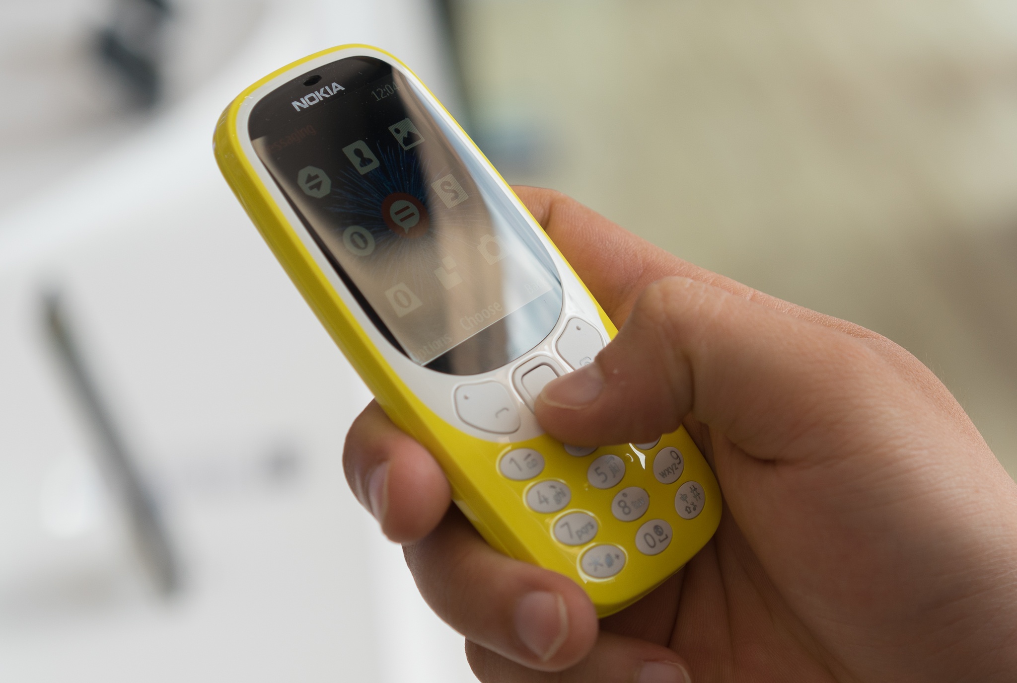 Mo hop Nokia 3310 anh 7