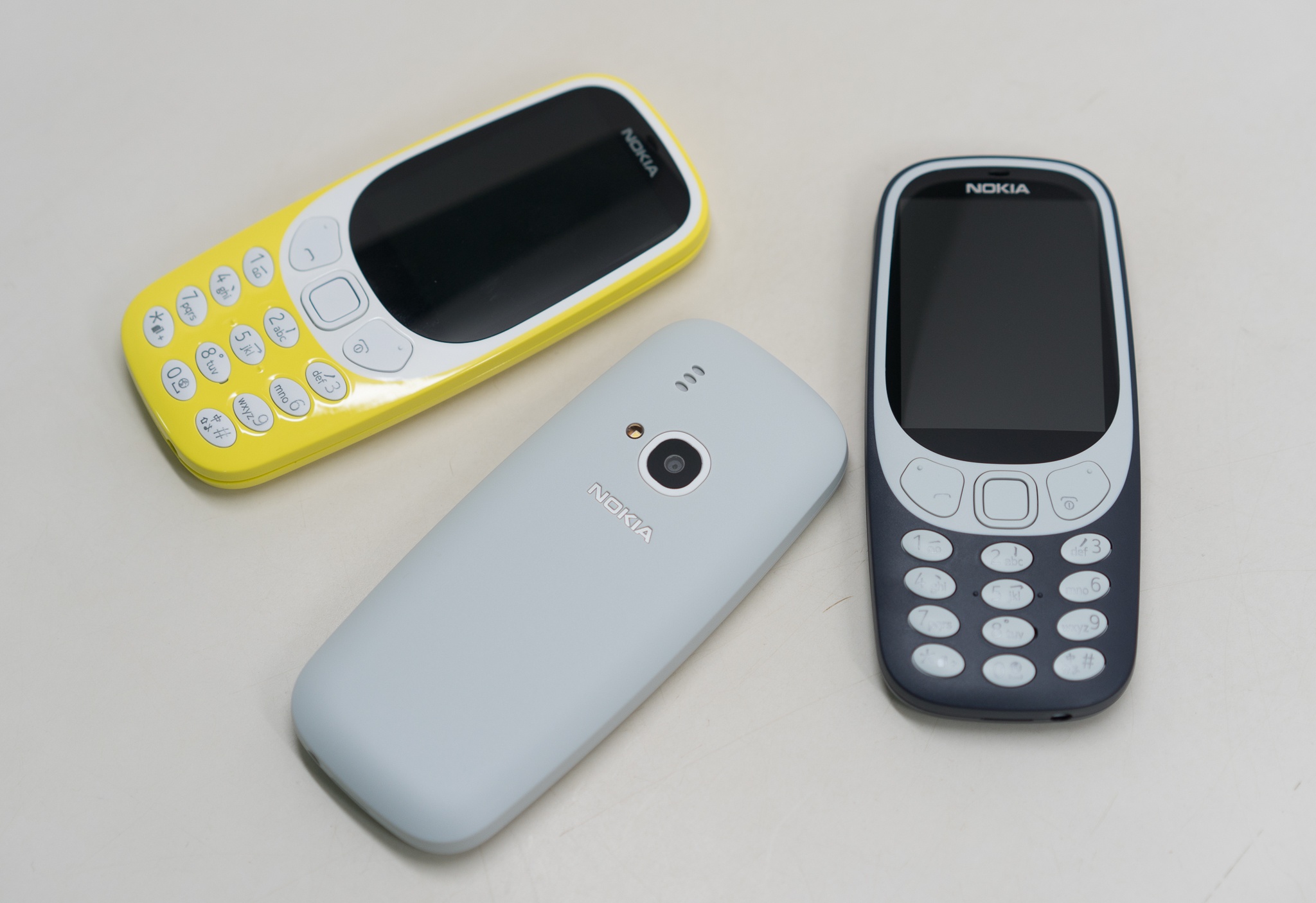 Mo hop Nokia 3310 anh 9