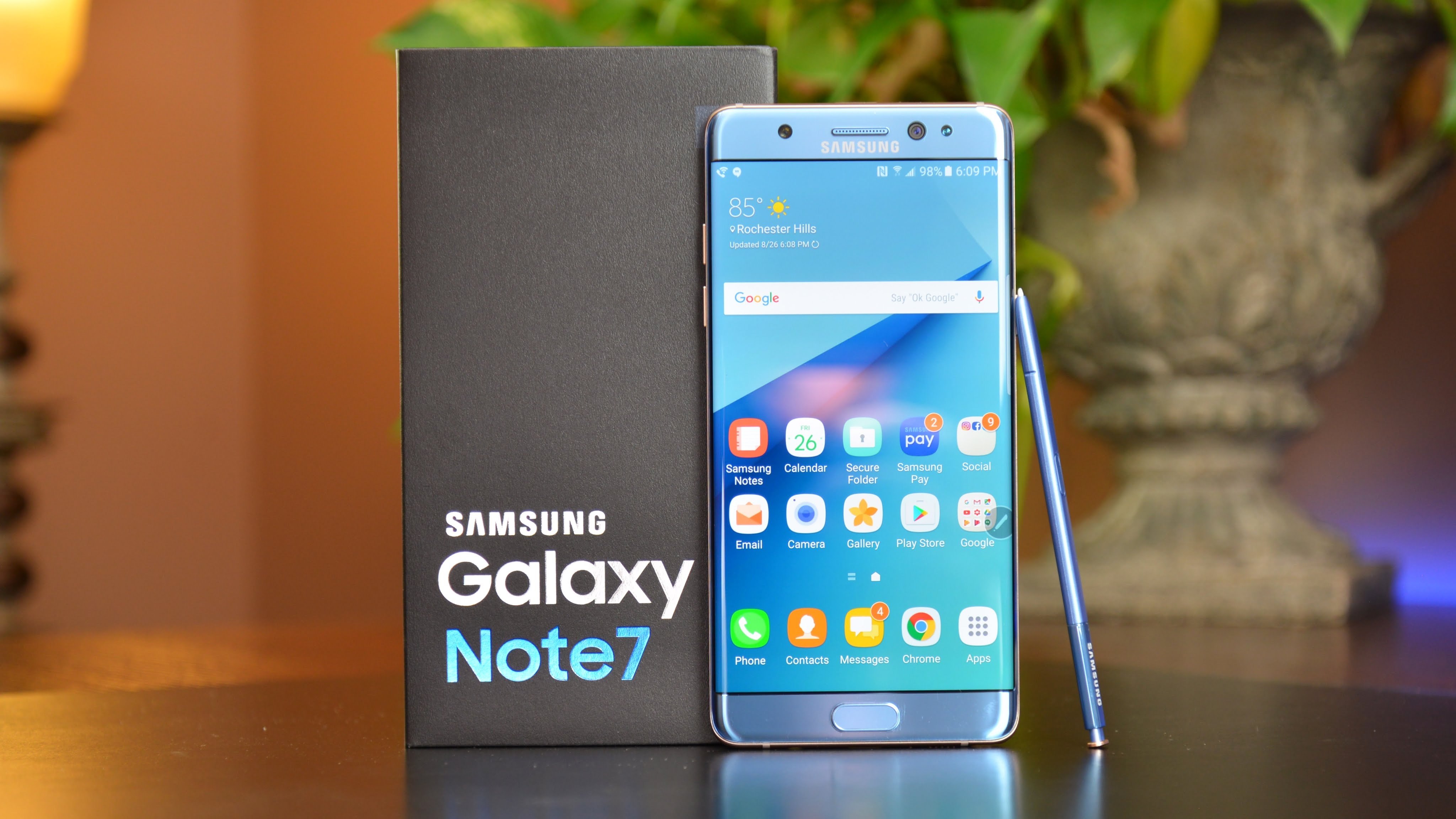 Cua hang dim gia Galaxy Note 7R du chua ban o VN hinh anh