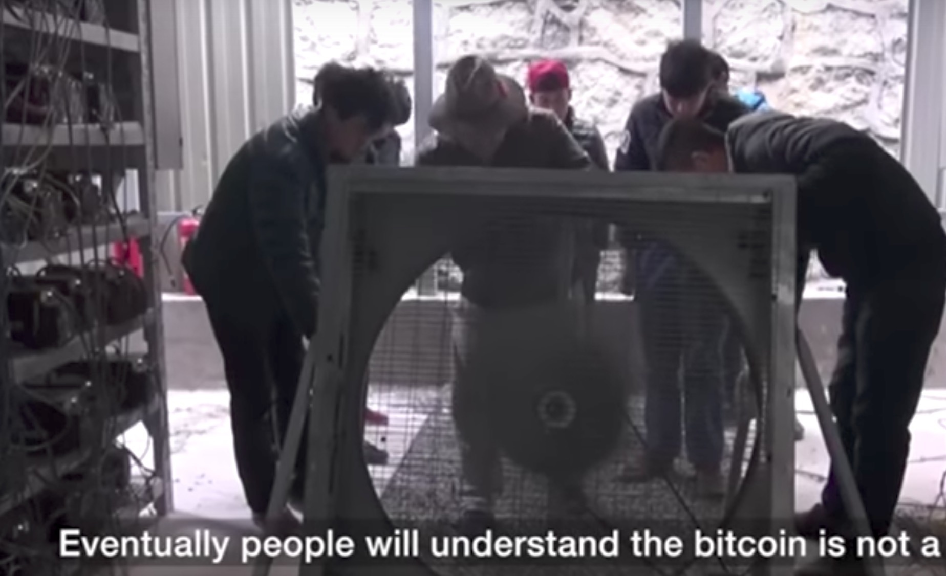 Cuoc song ben trong nhung mo dao Bitcoin bi mat o Trung Quoc hinh anh