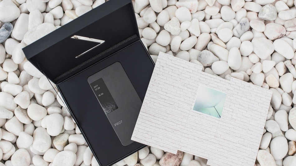 Meizu Pro 7 co the dung 2 man hinh, ho tro chup selfie 'nghiem tuc' hinh anh