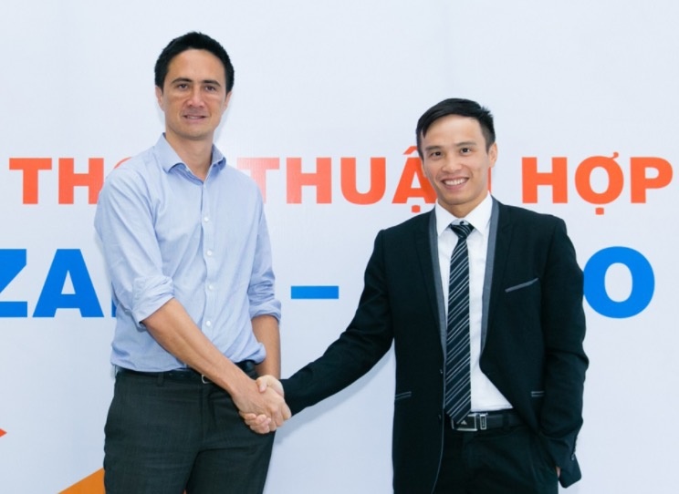 Lazada bat tay Zalo, them kenh tuong tac cho nguoi dung hinh anh