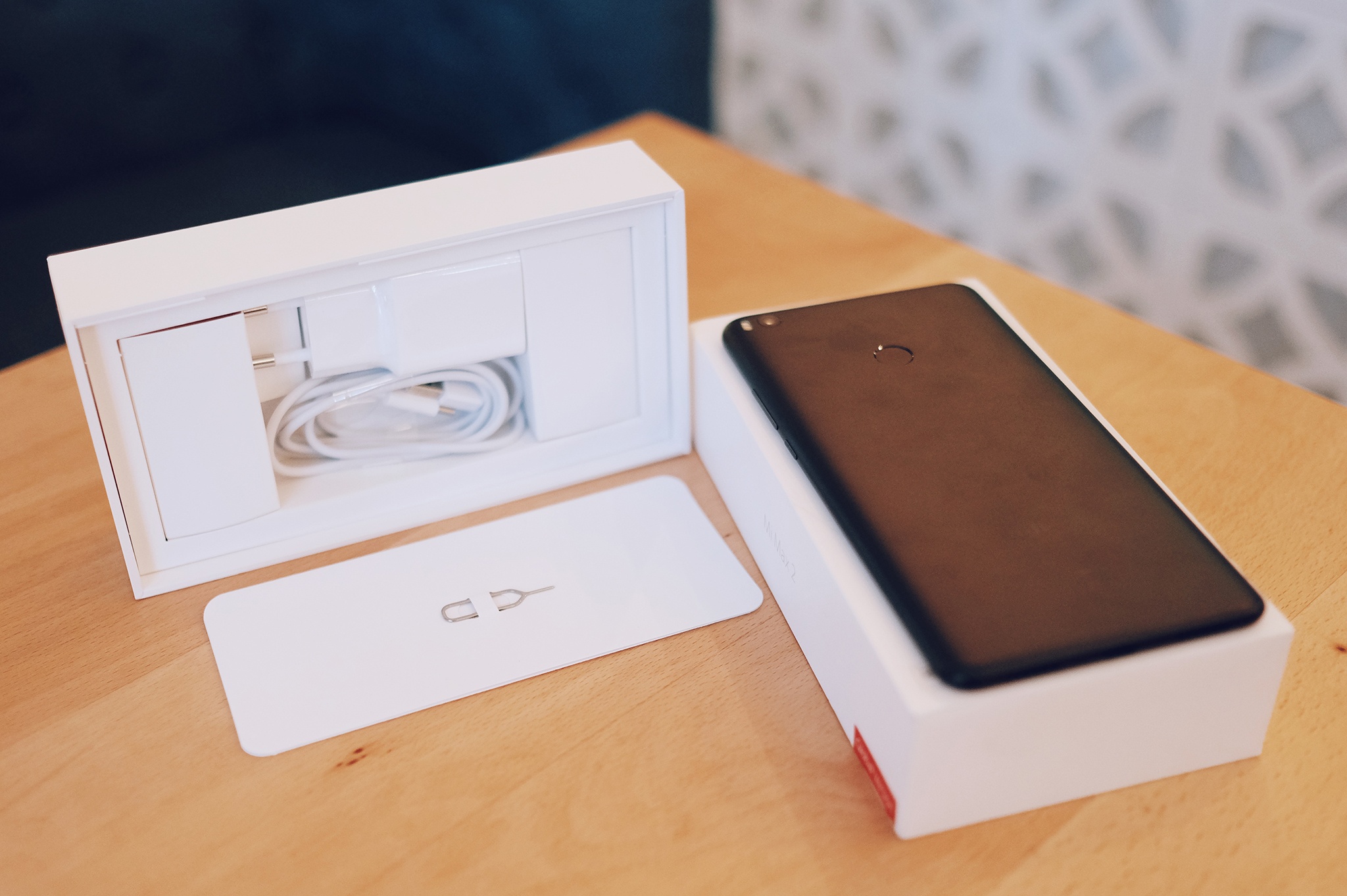 Mo hop Xiaomi Mi Max 2 anh 2