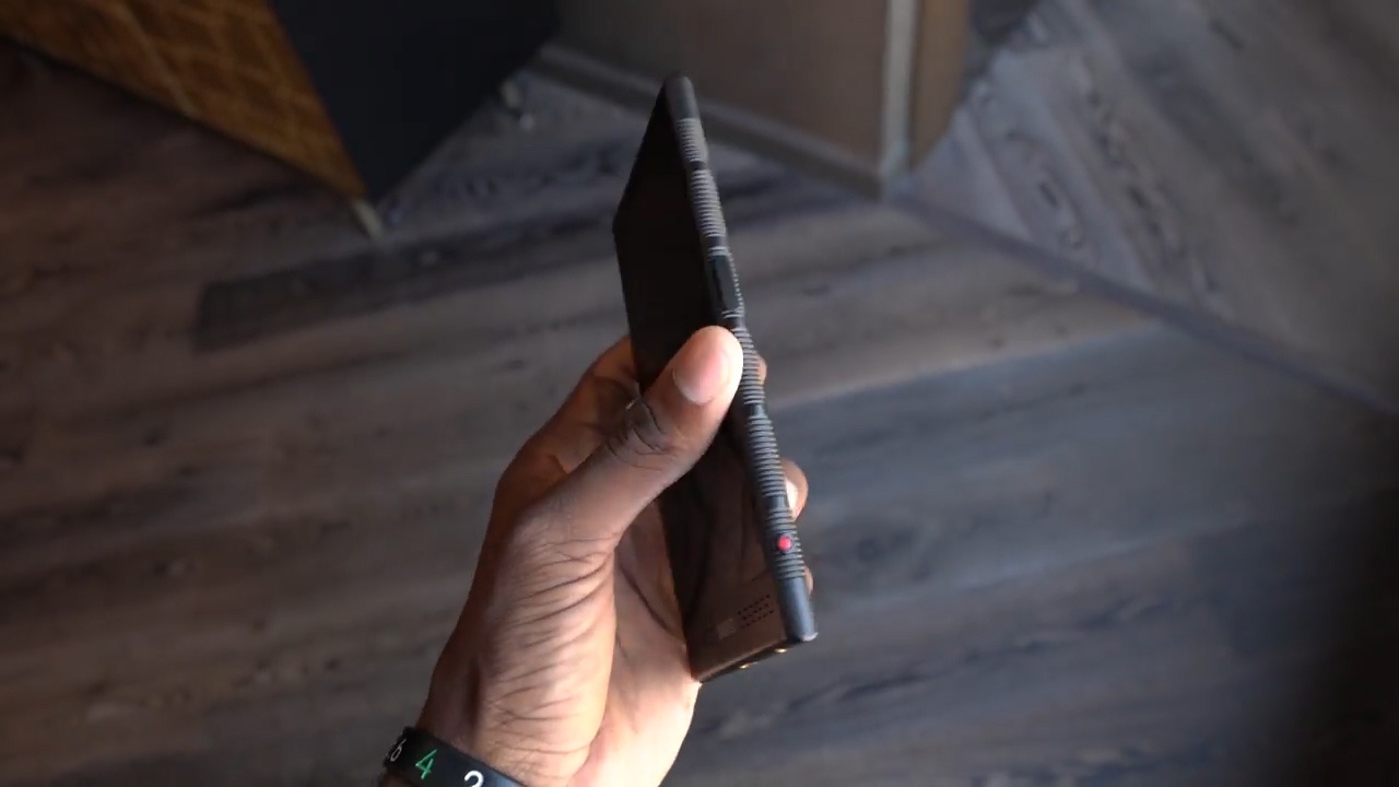 Smartphone ky la gia cao hon iPhone 7 anh 2