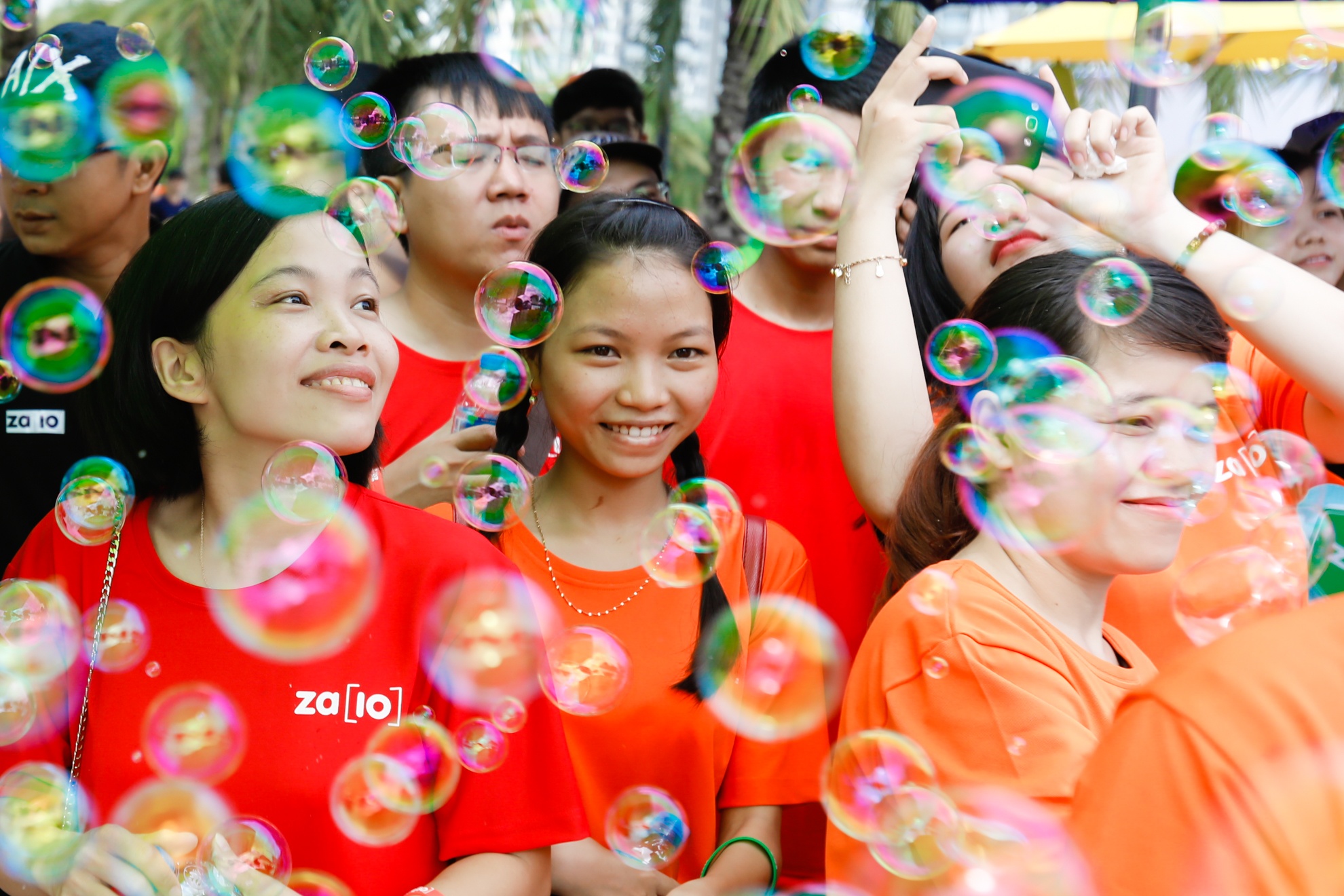 Le hoi sac mau Spectrum Zalo 10 nam anh 3