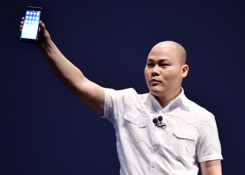 Smartphone thuong hieu Viet: Nguoi o dinh cao, ke ve vuc sau hinh anh