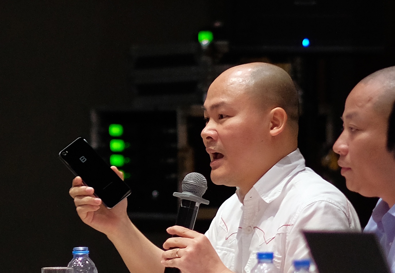 BKAV thua nhan bu lo hang trieu dong khi ban Bphone 2017 hinh anh