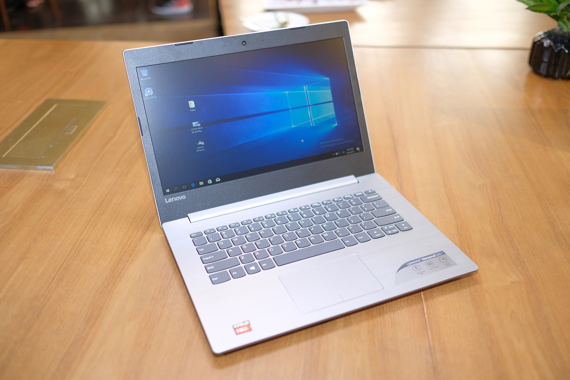 Lenovo ra laptop dung chip AMD duoi 10 trieu o Viet Nam hinh anh