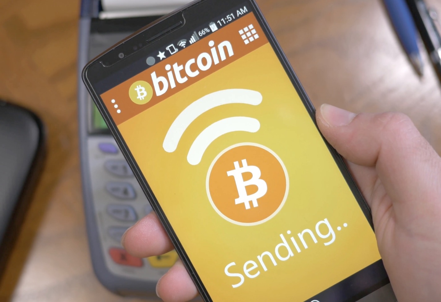 Gia Bitcoin vuot muc 100 trieu dong o Viet Nam hinh anh