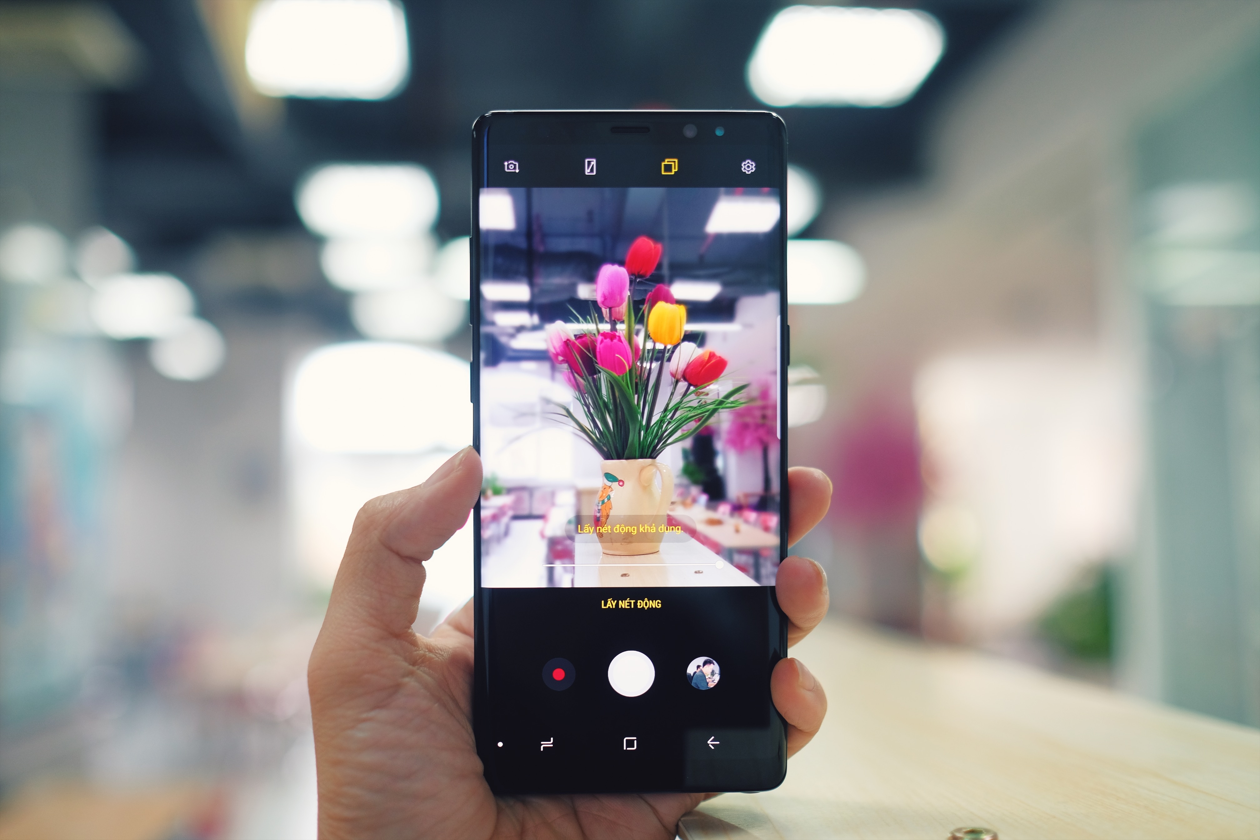 Mo hop Galaxy Note 8 sap len ke anh 16