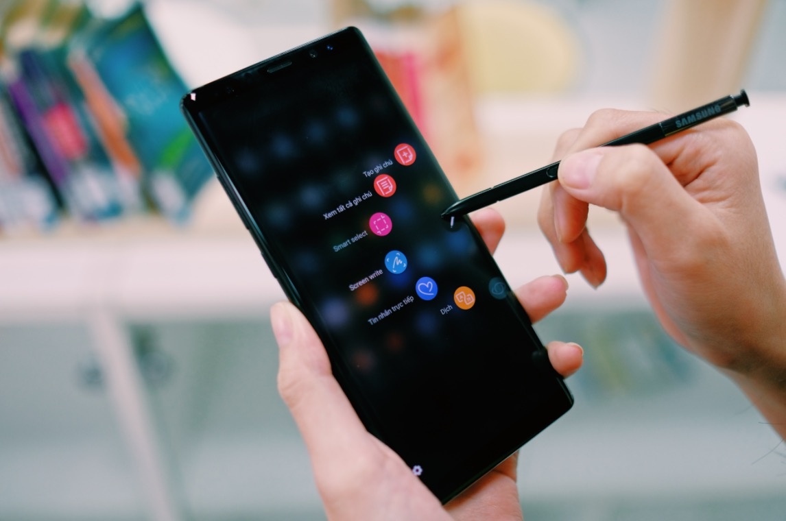 Mo hop Galaxy Note 8 sap len ke o Viet Nam hinh anh
