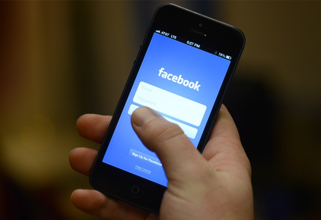 Cach khac phuc Facebook Messenger dang bi loi tren iOS hinh anh