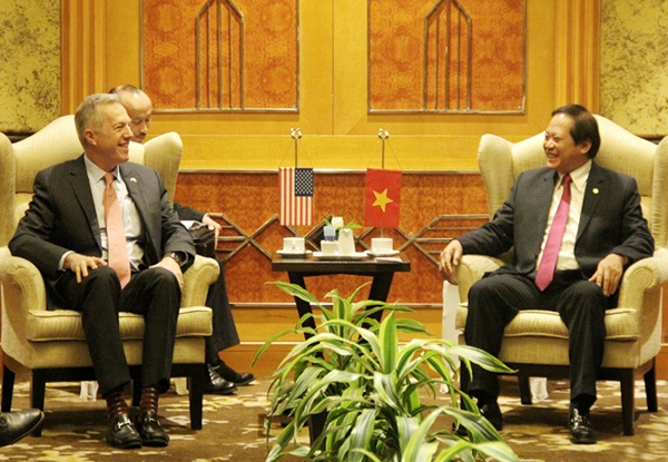 Google, Facebook can hop tac tot de xu ly thong tin tren mang xa hoi hinh anh