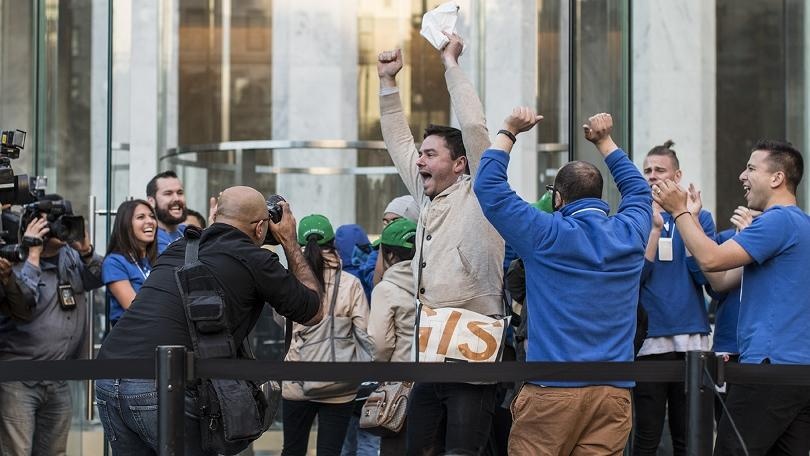 Nguoi Viet lam gi de som mua duoc iPhone X anh 1