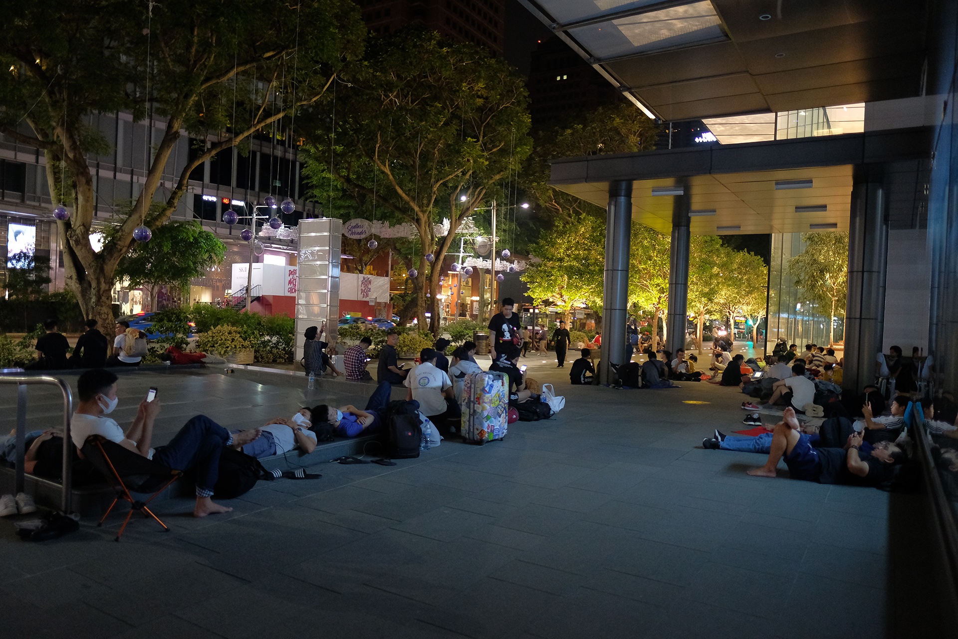 Apple Store giai tan dam dong nguoi Viet anh 1