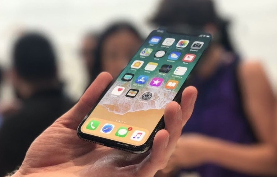 iPhone X khan hiem: Su doi tra cua Apple? hinh anh