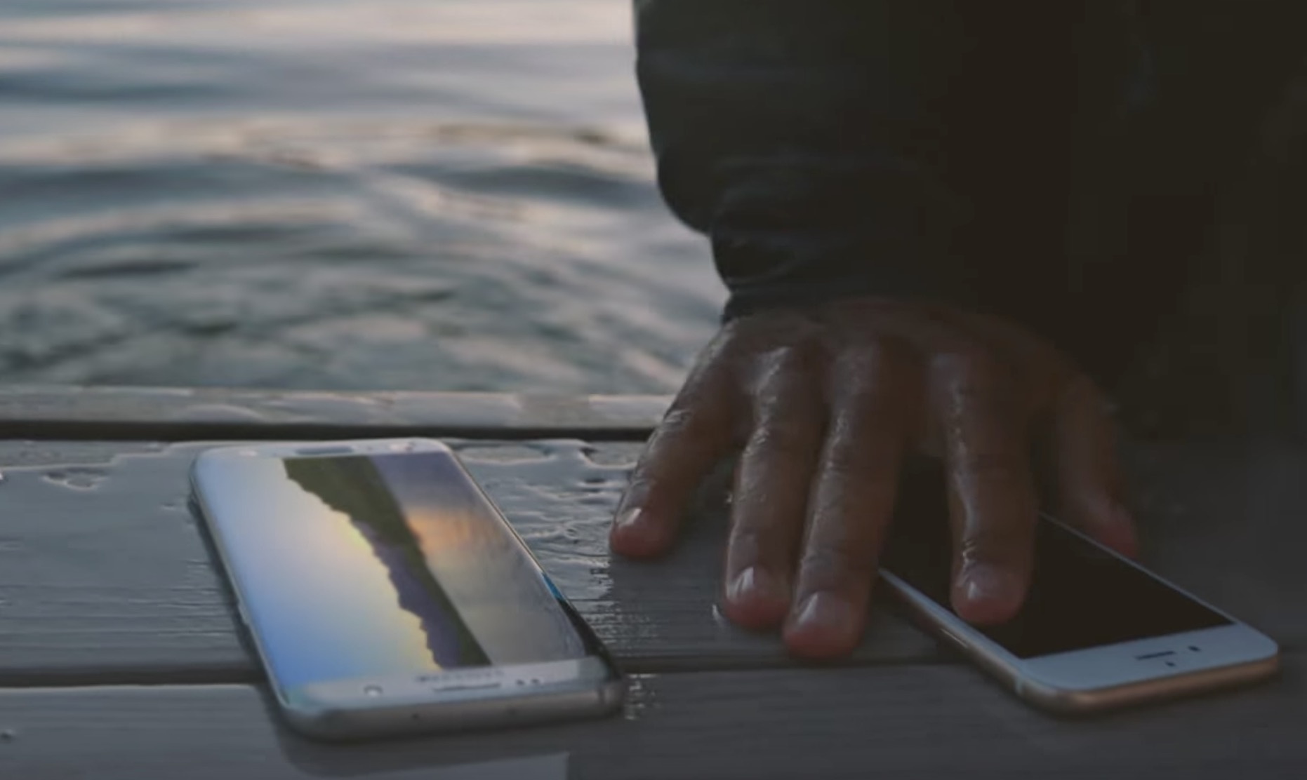 Samsung tung video che iPhone lac hau, khuyen mua Note 8 hinh anh