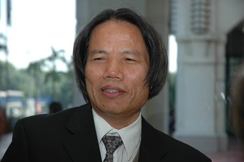 Sep cu NetNam ke chuyen lap email dau tien cho nguyen TT Vo Van Kiet hinh anh