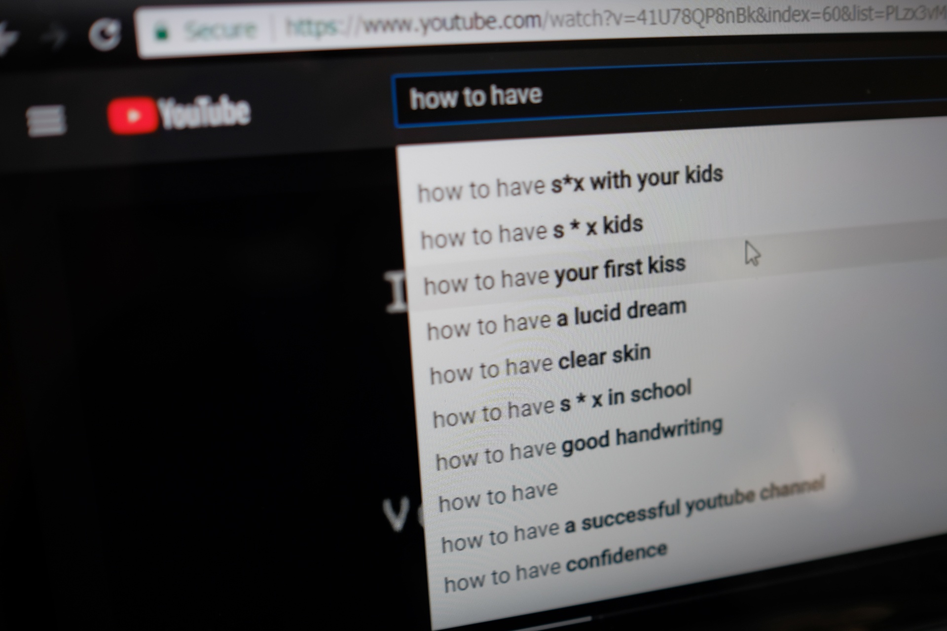 Video xau doc tren YouTube anh 5