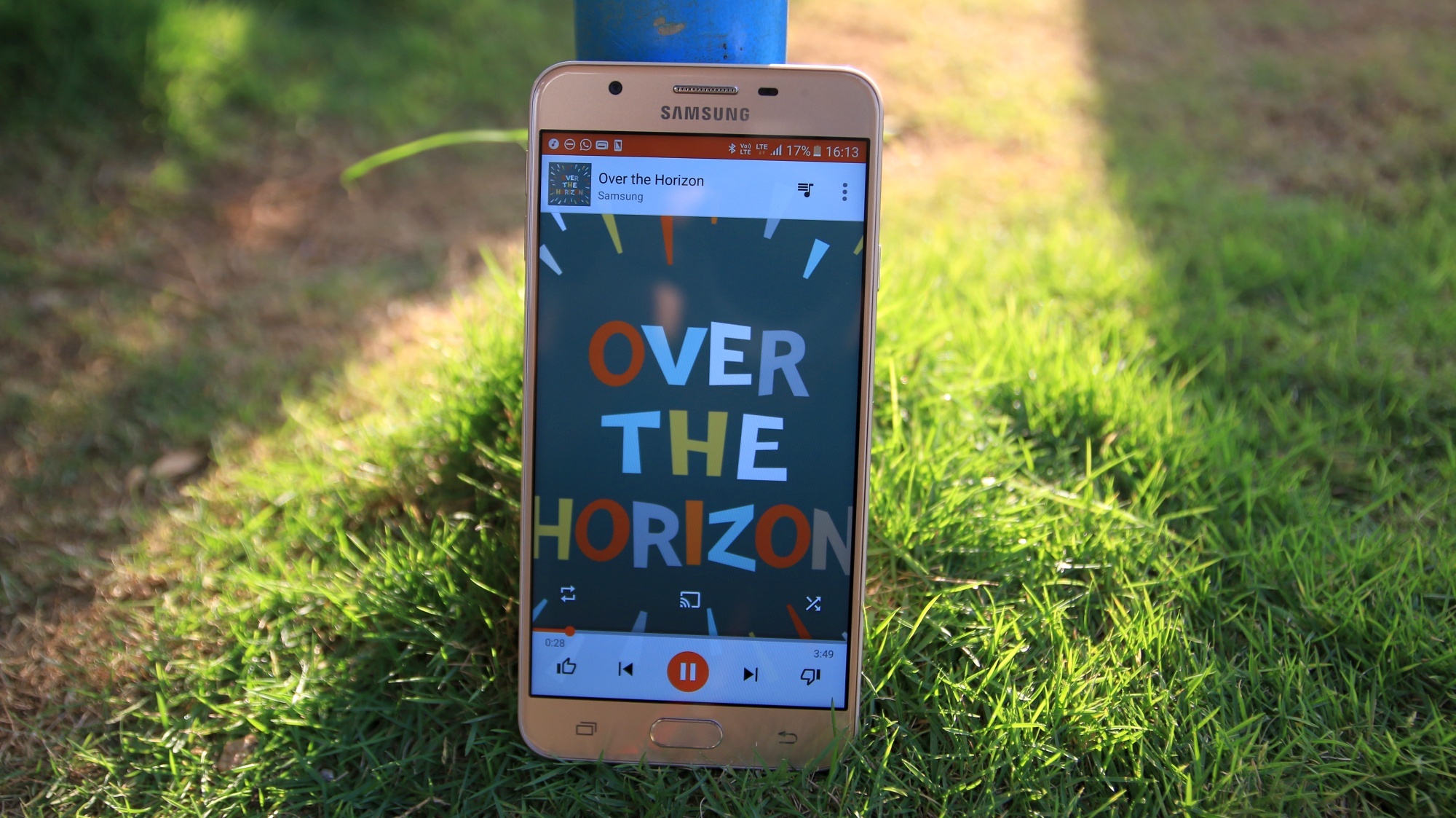 smartphone ban chay nhat cuoi 2017 anh 10