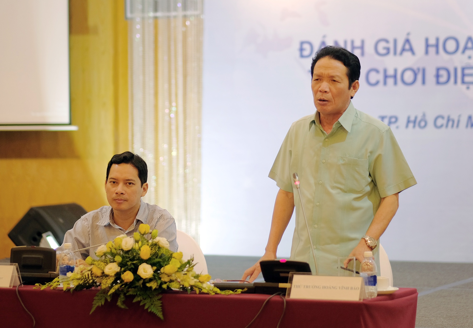 Game trai phep va xuyen bien gioi anh 1