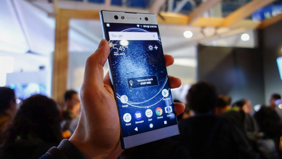 Loat smartphone vua trinh lang dau 2018 hinh anh