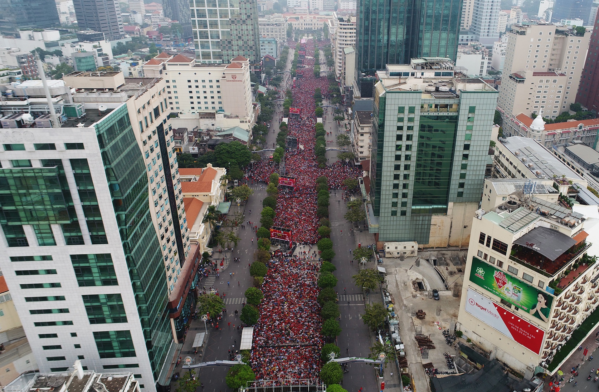 Xem U23 Viet Nam o pho di bo anh 2