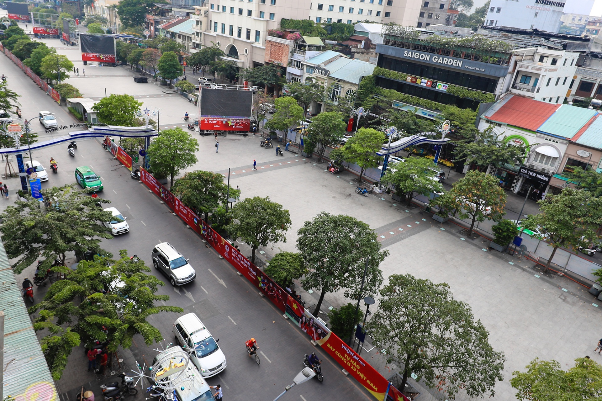 Xem U23 Viet Nam o pho di bo anh 7