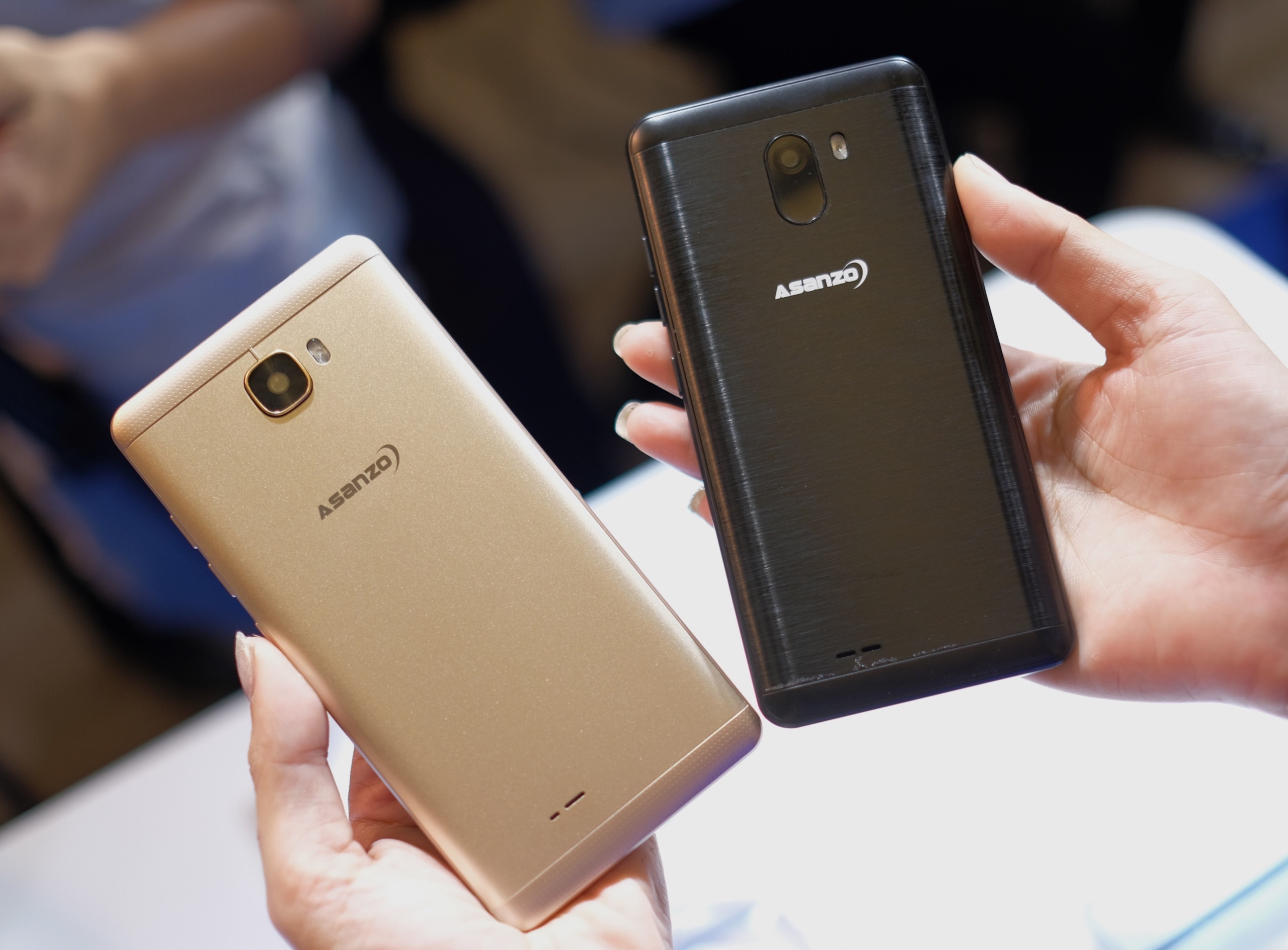 Asanzo ra mat S2 va S3 anh 10