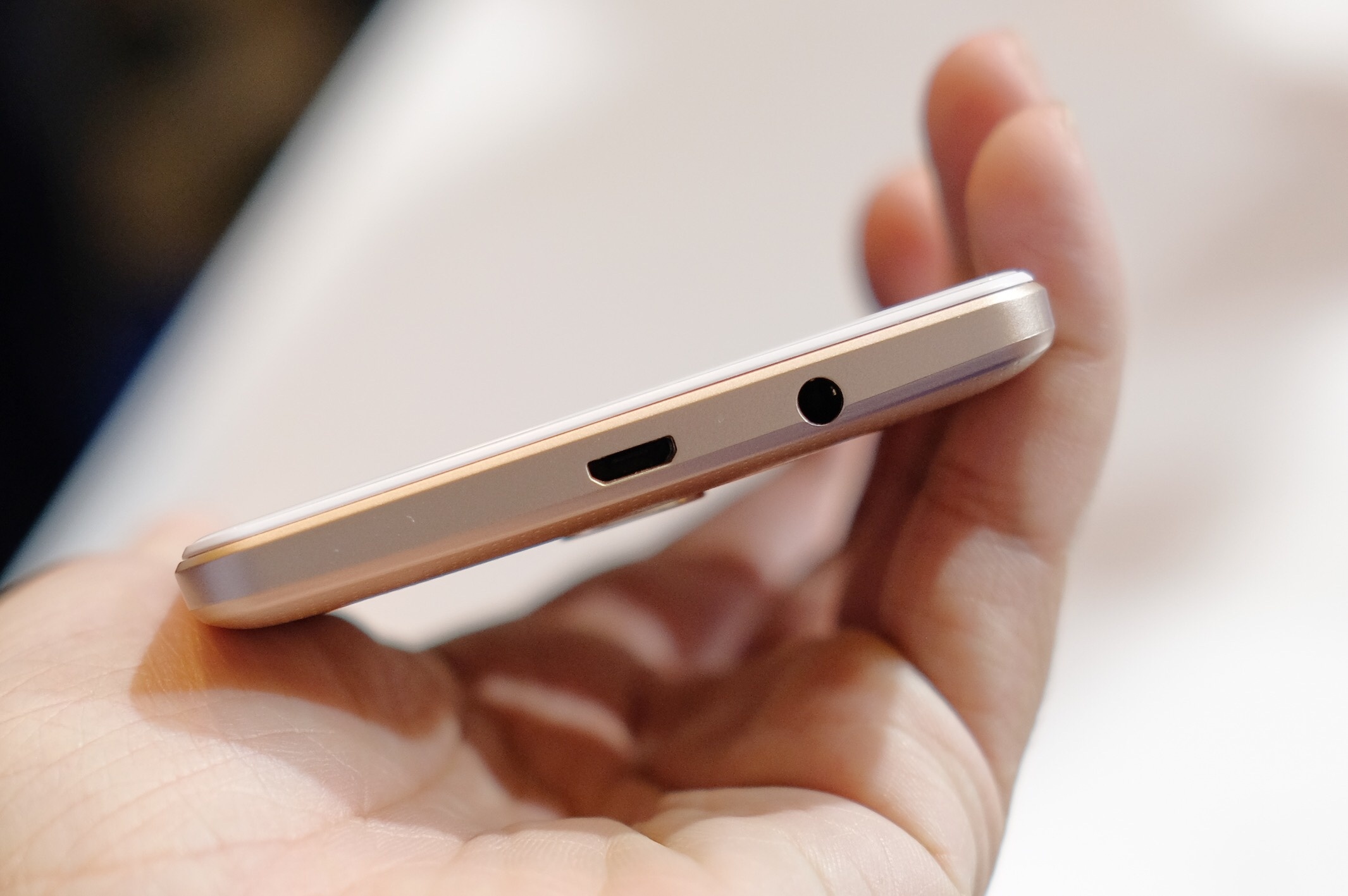 Asanzo ra mat S2 va S3 anh 5